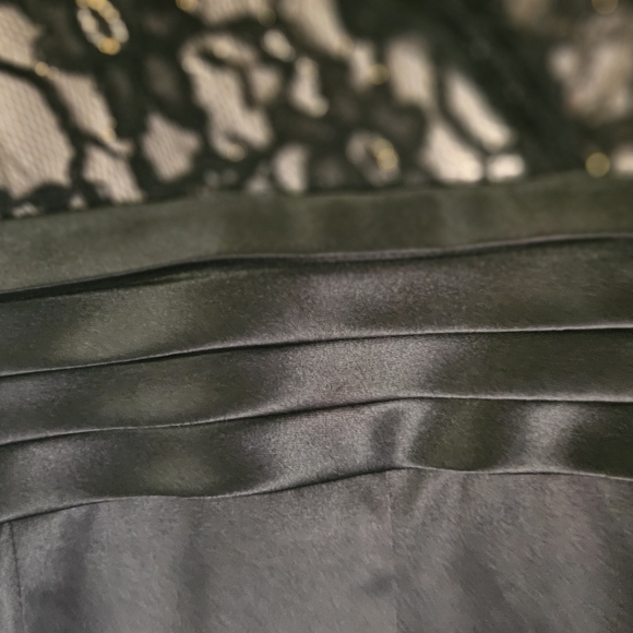 DRESSBARN COLLECTION Black Lace Overlay Sizeleevess Holiday Cocktail Dress 16 - Picture 7 of 8